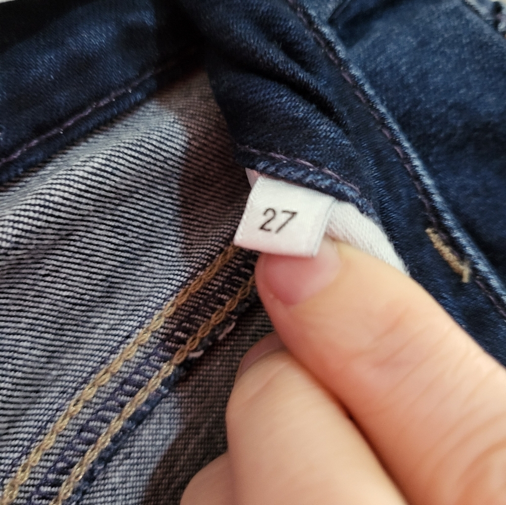 Guess Jeans - Picture 5 of 6